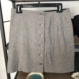 Banana Republic grey button skirt